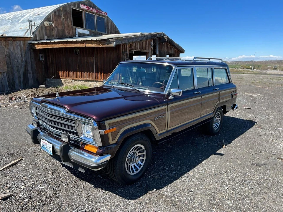 1991 Jeep SJ Grand Wagoneer - Image 11 of 31