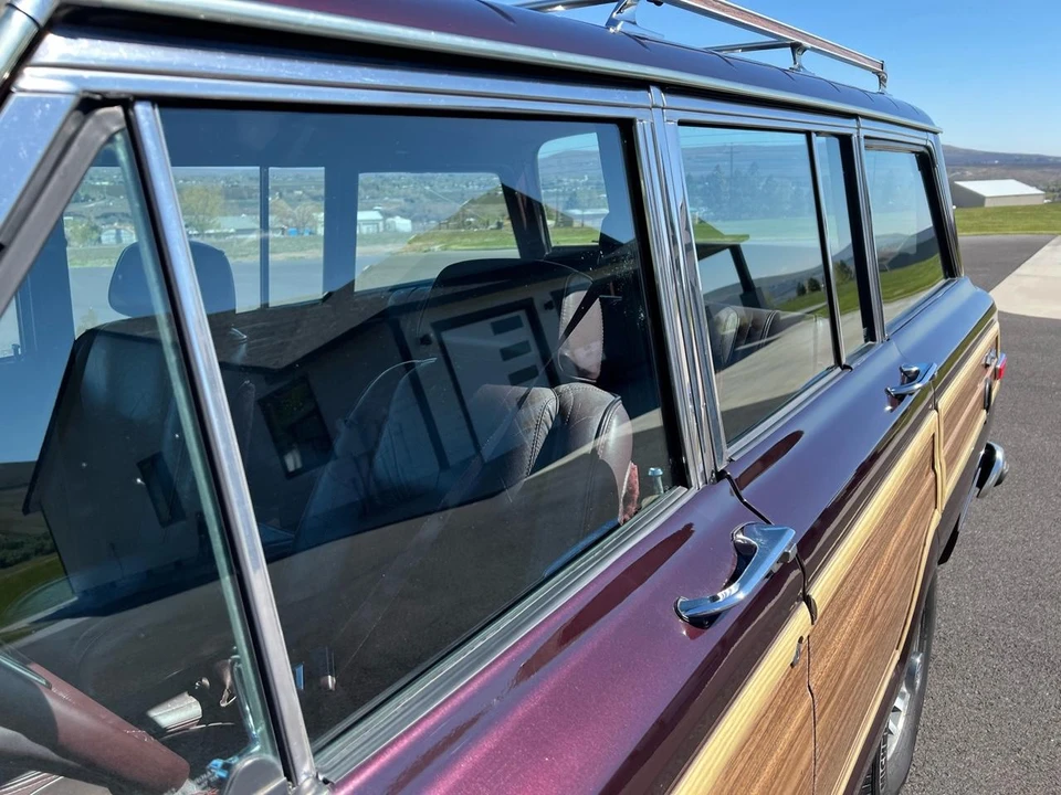 1991 Jeep SJ Grand Wagoneer - Image 20 of 31