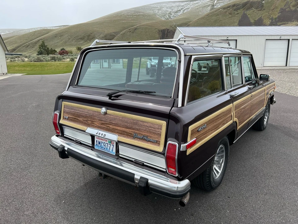 1991 Jeep SJ Grand Wagoneer - Image 8 of 31