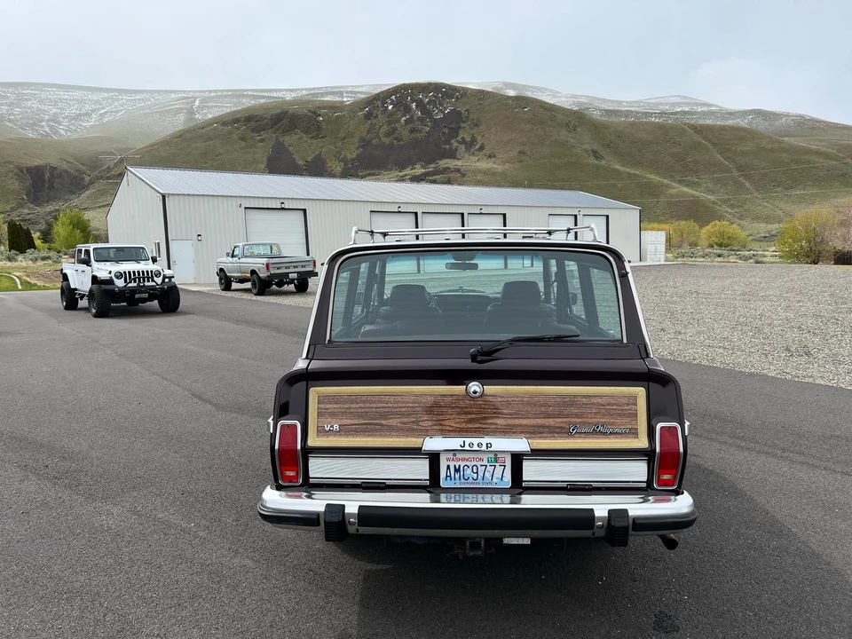 1991 Jeep SJ Grand Wagoneer - Image 7 of 31