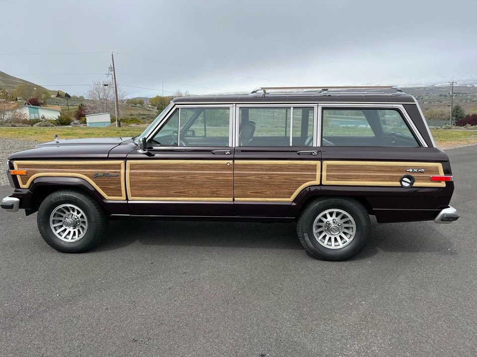 1991 Jeep SJ Grand Wagoneer - Image 6 of 31