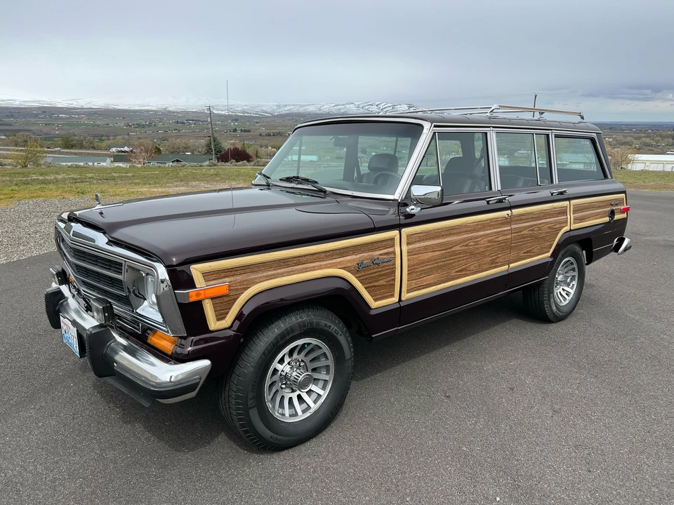 1991 Jeep SJ Grand Wagoneer - Image 5 of 31