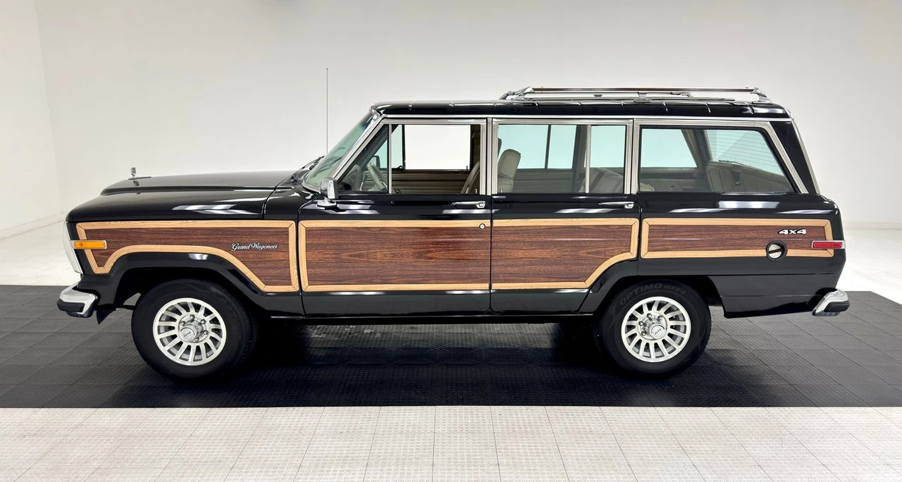 1991 Jeep SJ Wagoneer - Image 2 of 12