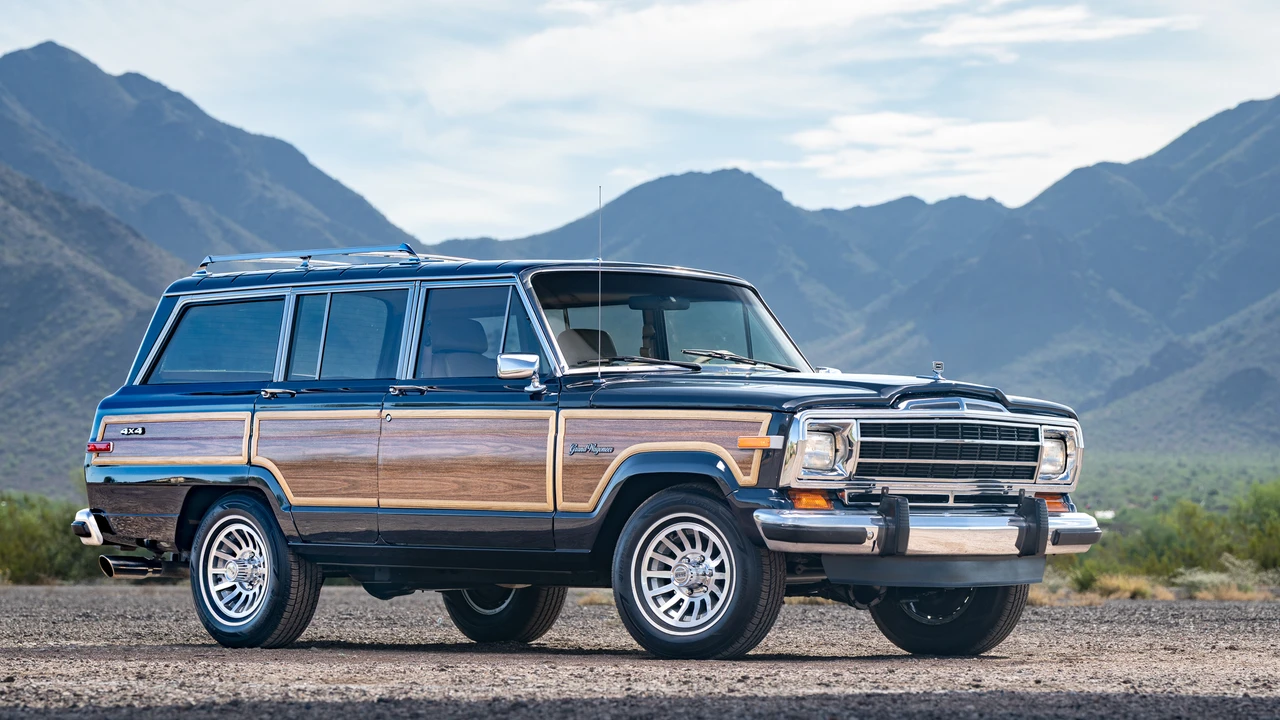 1991 Jeep SJ Grand Wagoneer - Image 12 of 31