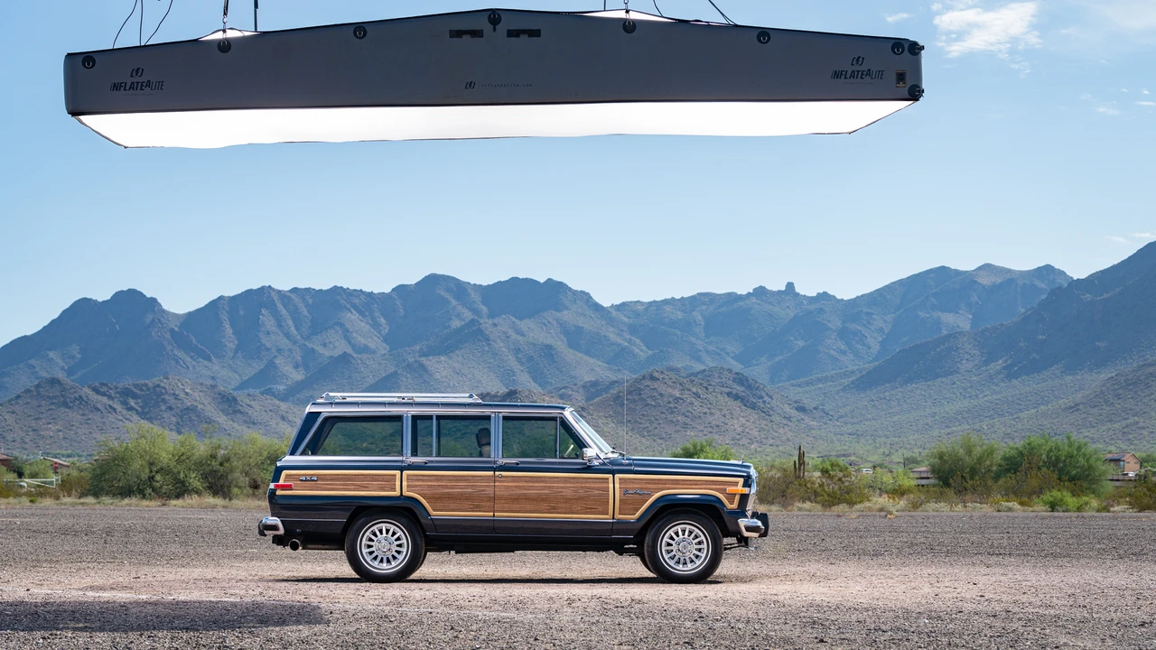 1991 Jeep SJ Grand Wagoneer - Image 15 of 31
