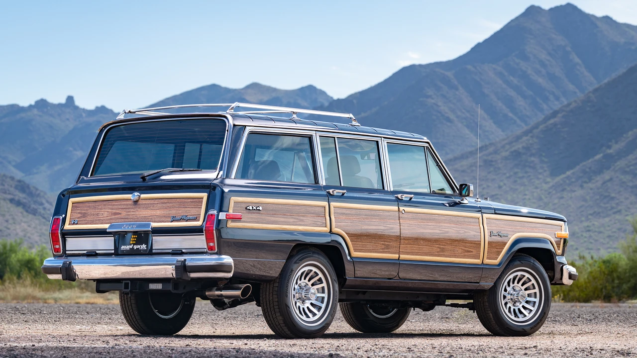 1991 Jeep SJ Grand Wagoneer - Image 18 of 31