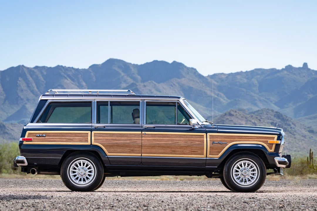 1991 Jeep SJ Grand Wagoneer - Image 16 of 31