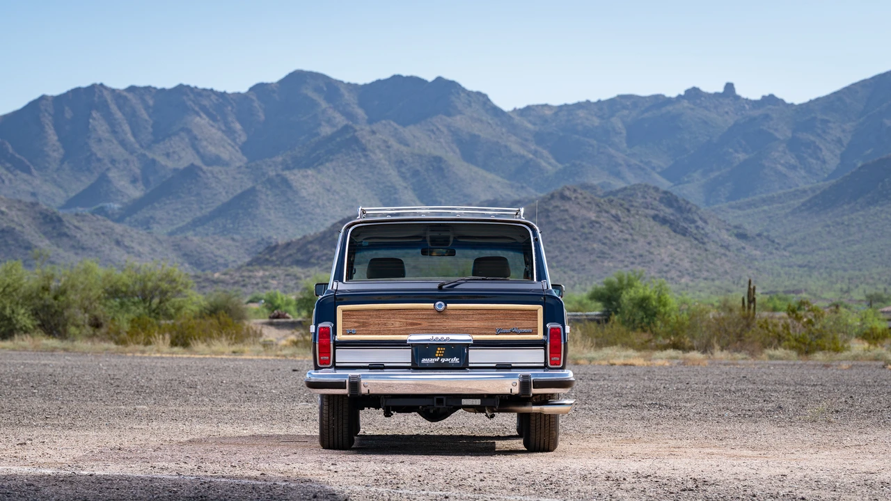 1991 Jeep SJ Grand Wagoneer - Image 22 of 31