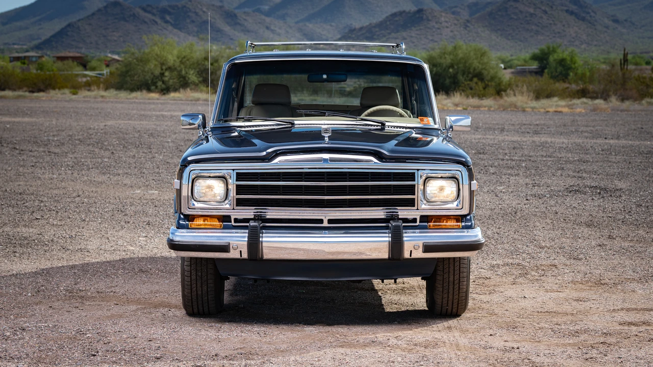 1991 Jeep SJ Grand Wagoneer - Image 7 of 31