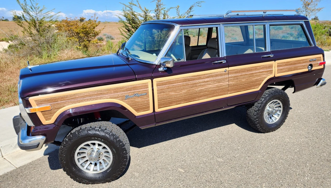 1991 Jeep SJ Grand Wagoneer - Image 5 of 31