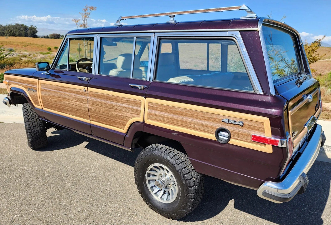 1991 Jeep SJ Grand Wagoneer - Image 10 of 31
