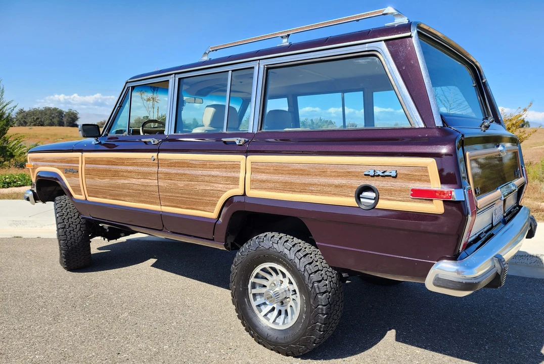 1991 Jeep SJ Grand Wagoneer - Image 11 of 31