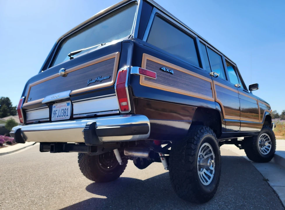1991 Jeep SJ Grand Wagoneer - Image 18 of 31