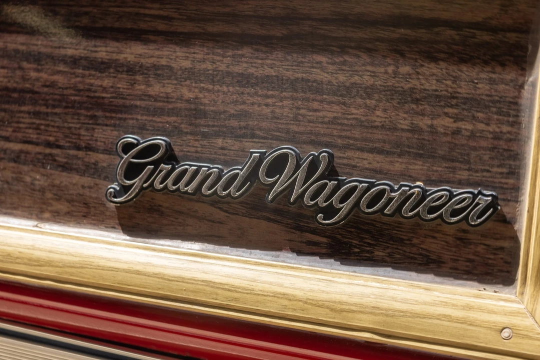 1991 Jeep SJ Grand Wagoneer - Image 10 of 31