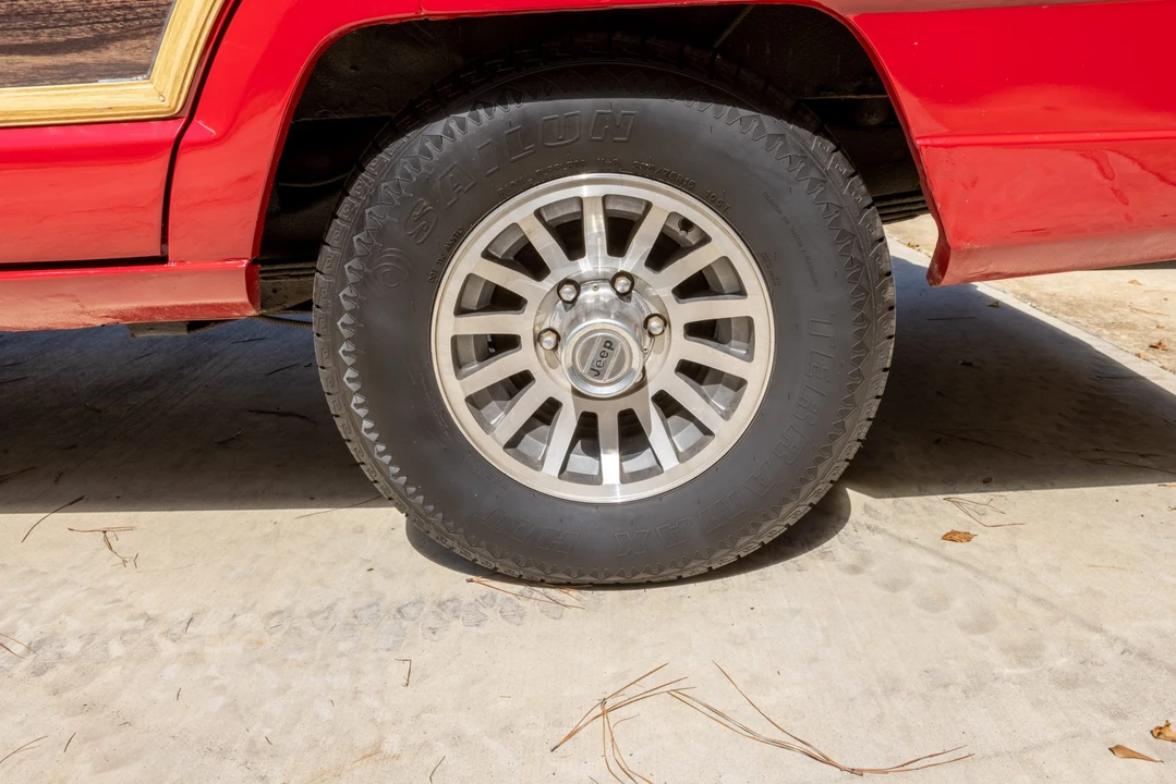 1991 Jeep SJ Grand Wagoneer - Image 18 of 31