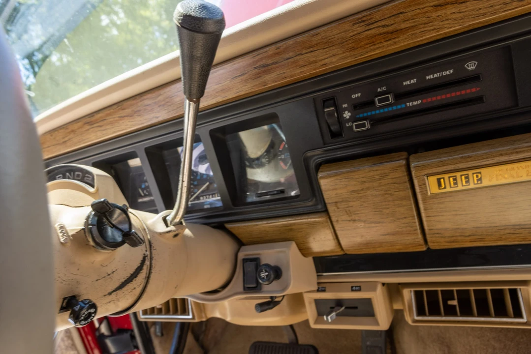 1991 Jeep SJ Grand Wagoneer - Image 24 of 31