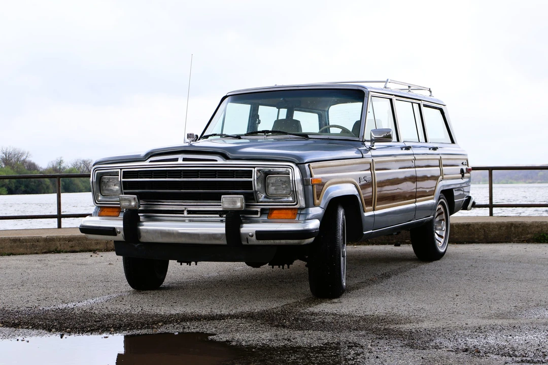 1991 Jeep SJ Grand Wagoneer - Image 4 of 31