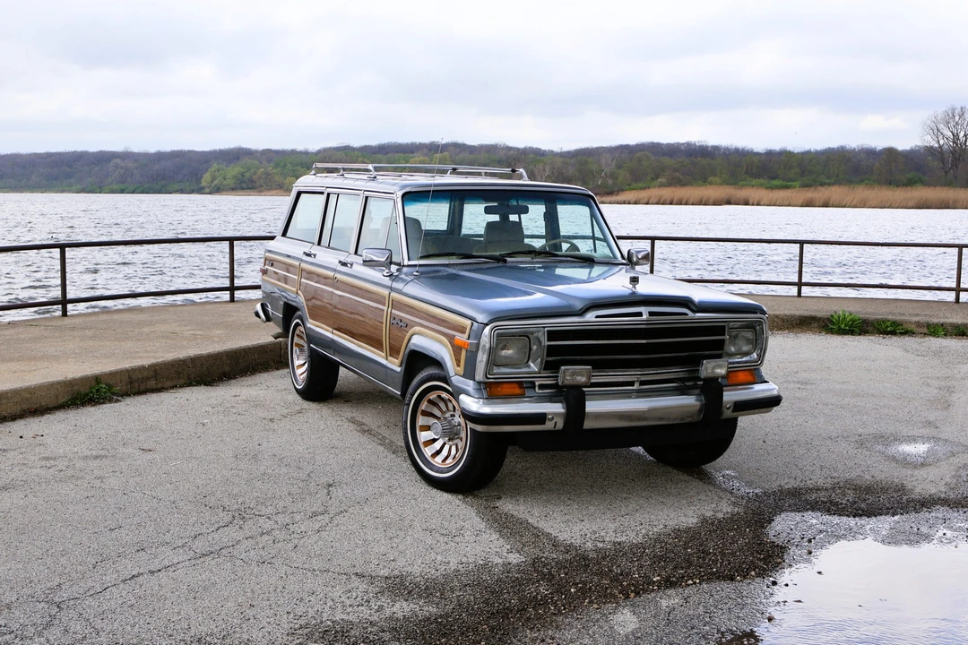 1991 Jeep SJ Grand Wagoneer - Image 16 of 31
