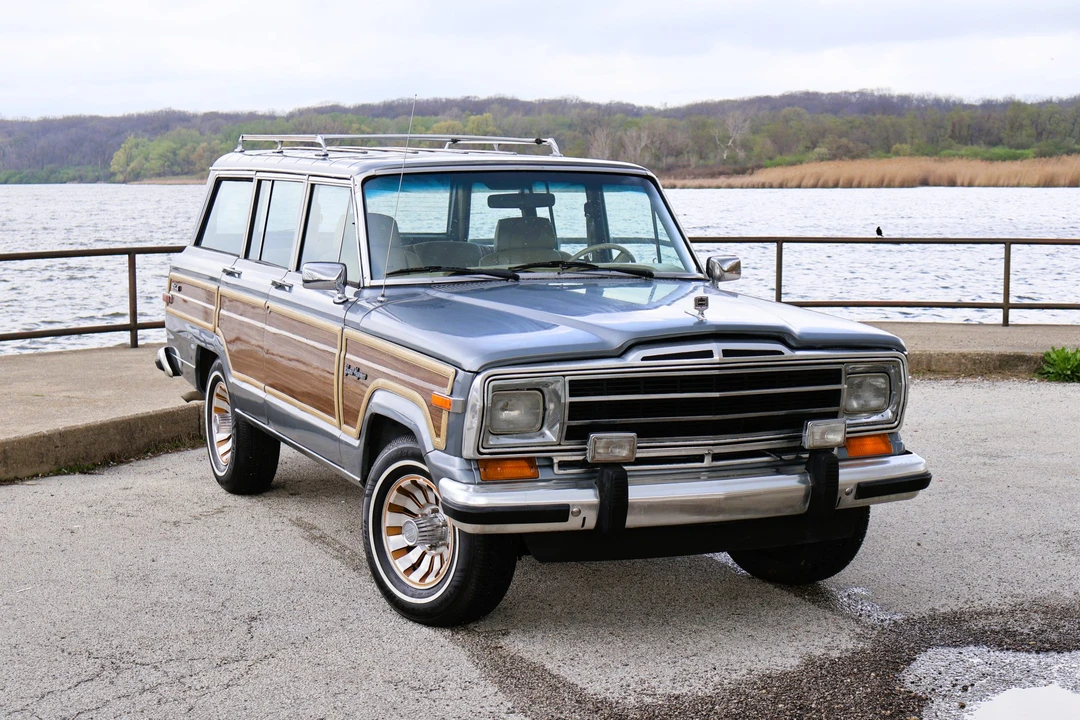 1991 Jeep SJ Grand Wagoneer - Image 19 of 31