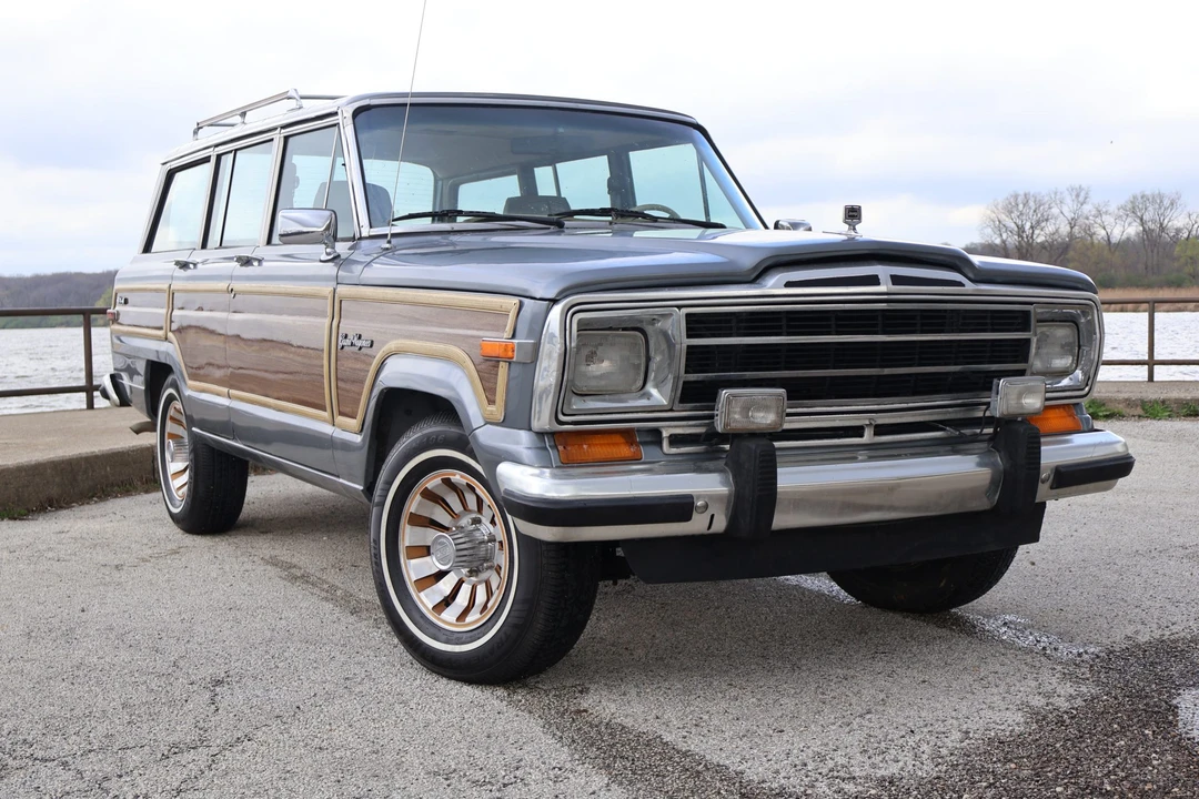 1991 Jeep SJ Grand Wagoneer - Image 15 of 31