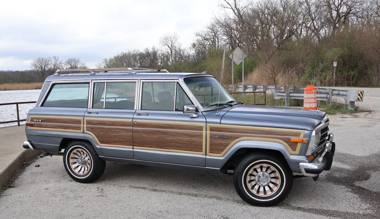 1991 Jeep SJ Grand Wagoneer - Image 13 of 31