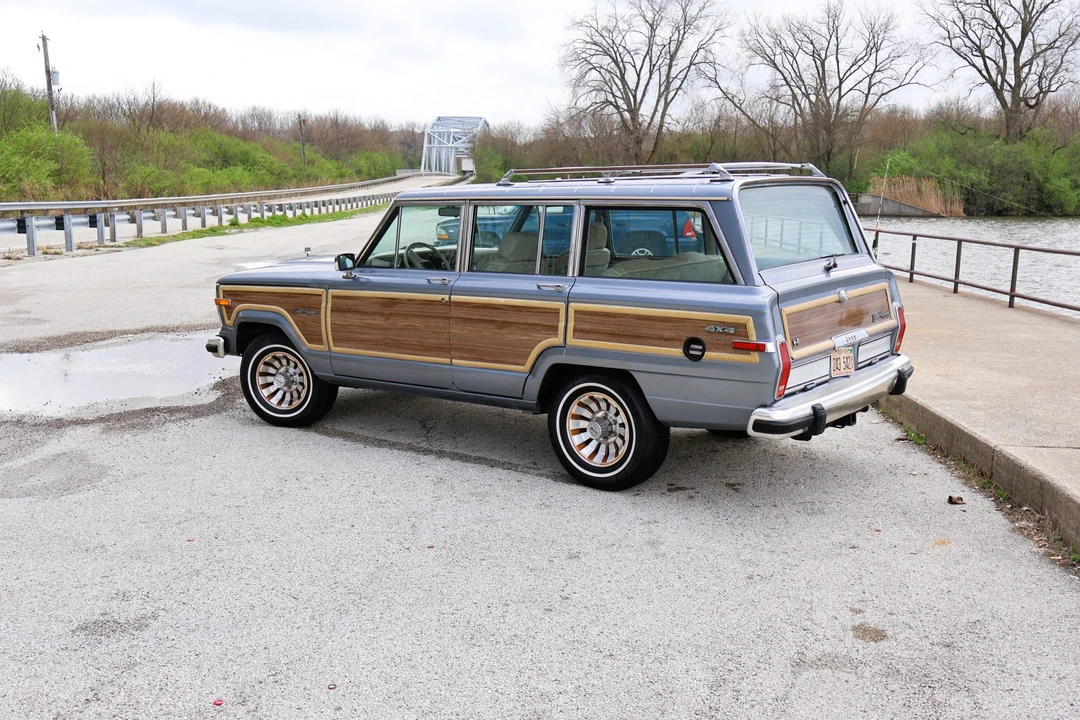 1991 Jeep SJ Grand Wagoneer - Image 8 of 31