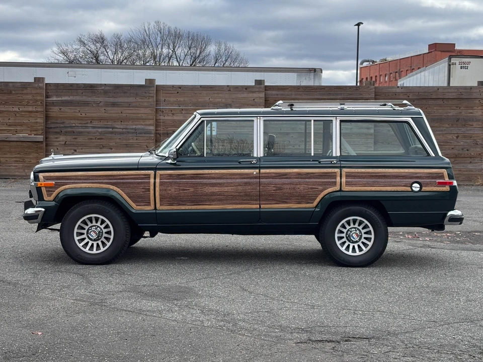 1991 Jeep SJ Grand Wagoneer - Image 12 of 31