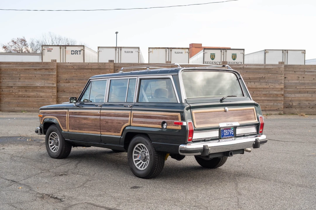 1991 Jeep SJ Grand Wagoneer - Image 11 of 31