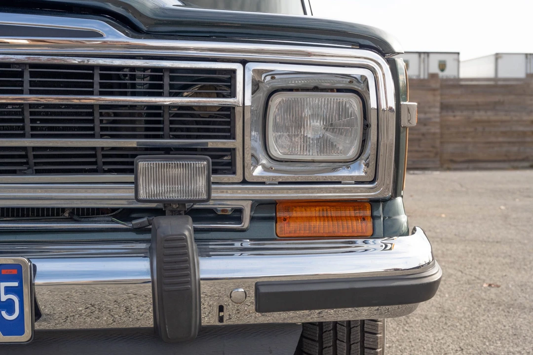 1991 Jeep SJ Grand Wagoneer - Image 28 of 31