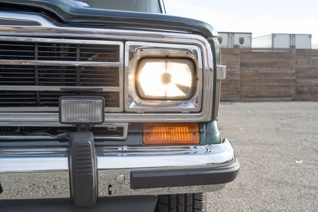 1991 Jeep SJ Grand Wagoneer - Image 29 of 31