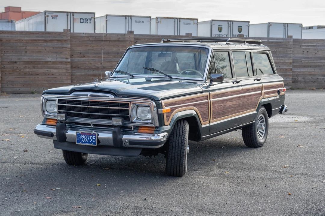 1991 Jeep SJ Grand Wagoneer - Image 5 of 31