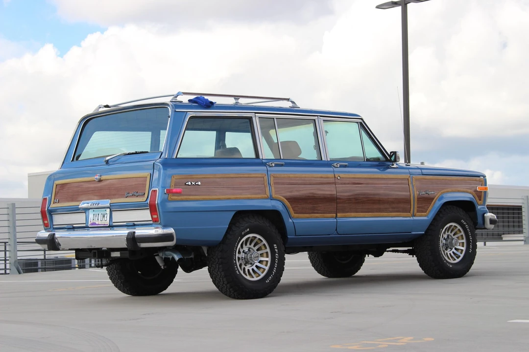 1991 Jeep SJ Grand Wagoneer - Image 17 of 31