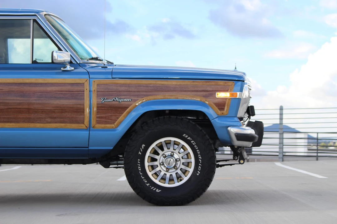 1991 Jeep SJ Grand Wagoneer - Image 19 of 31