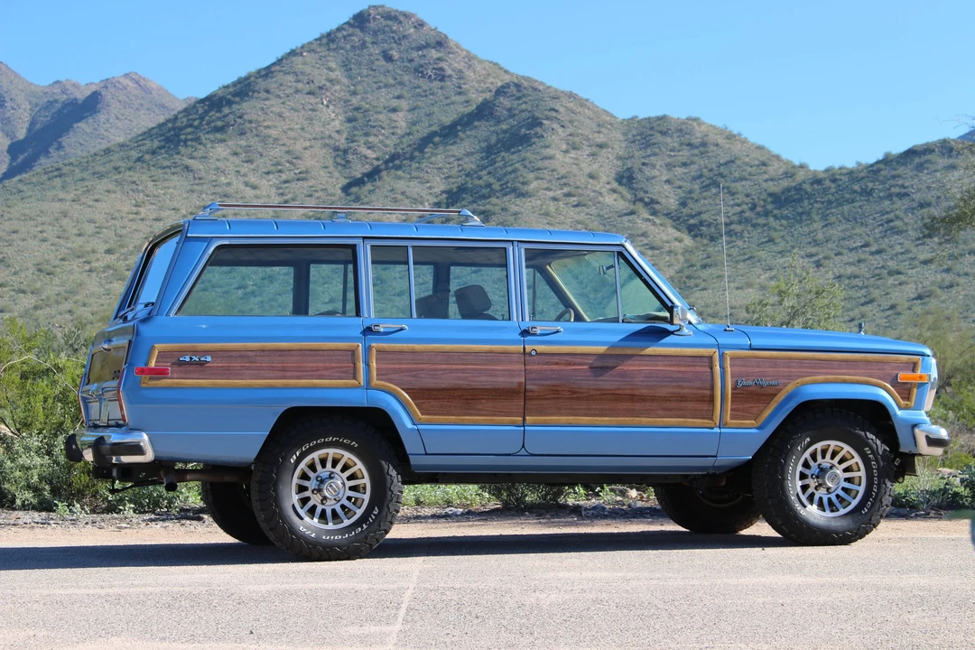 1991 Jeep SJ Grand Wagoneer - Image 9 of 31