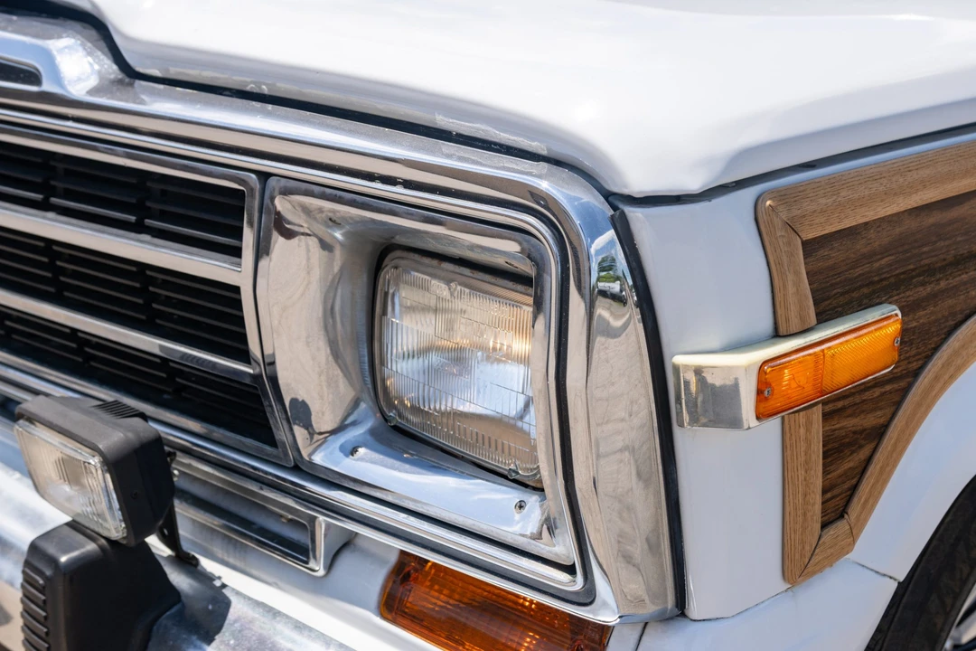 1991 Jeep SJ Grand Wagoneer - Image 13 of 31