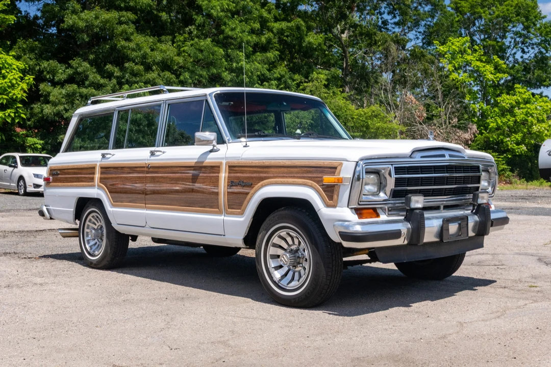 1991 Jeep SJ Grand Wagoneer - Image 9 of 31