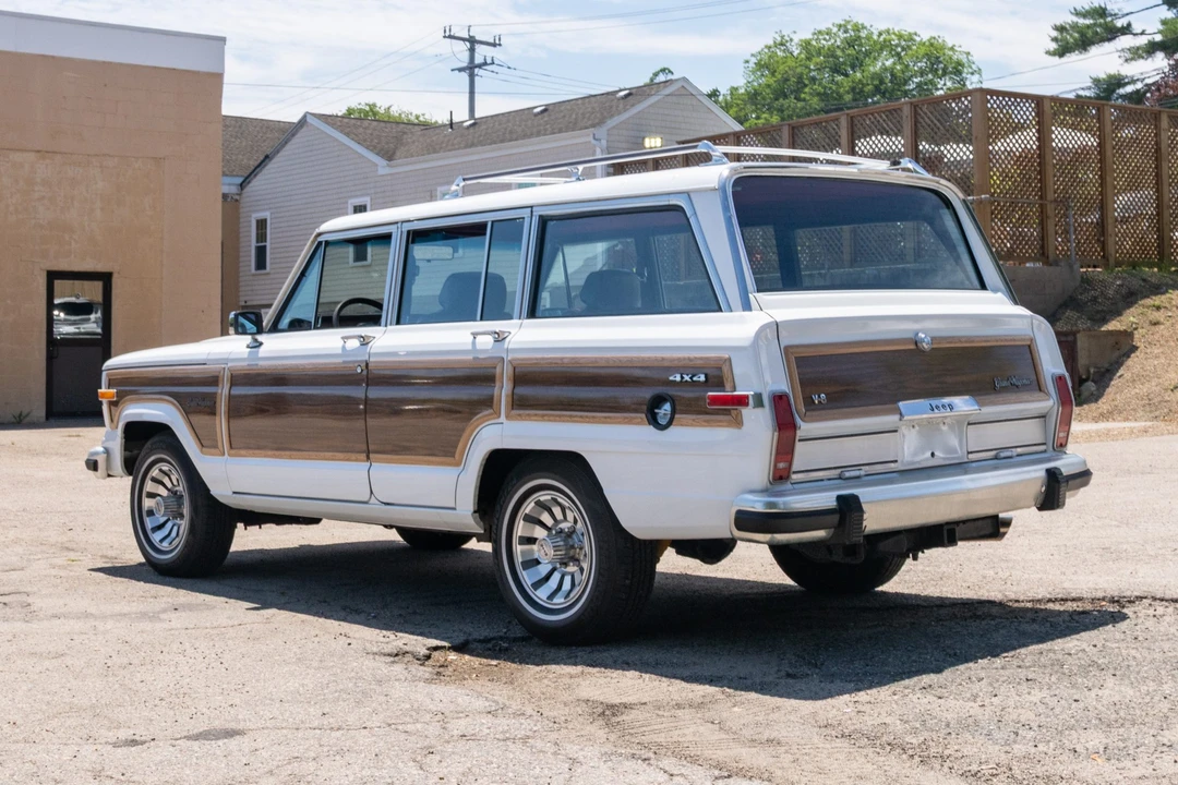 1991 Jeep SJ Grand Wagoneer - Image 4 of 31