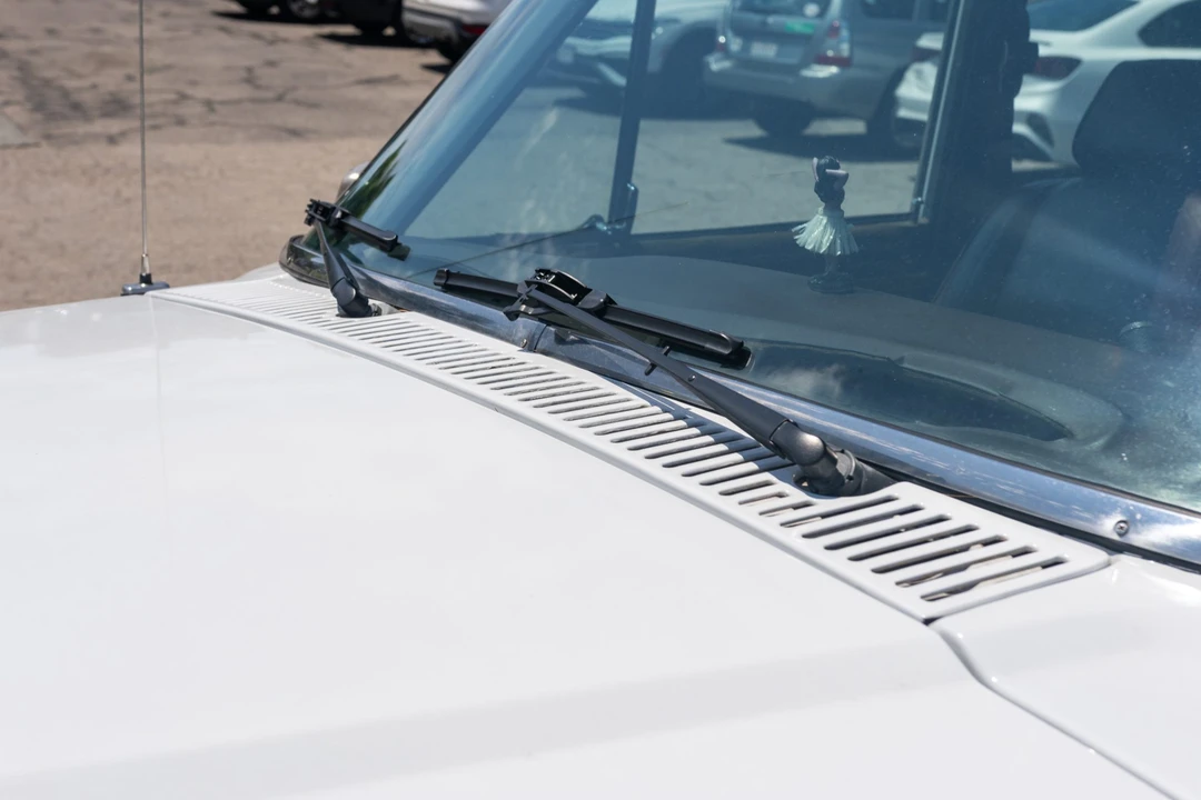 1991 Jeep SJ Grand Wagoneer - Image 25 of 31