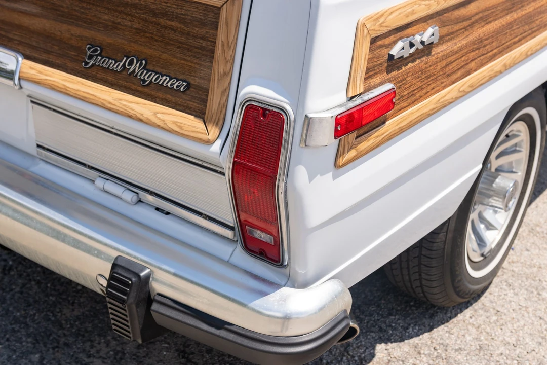1991 Jeep SJ Grand Wagoneer - Image 17 of 31