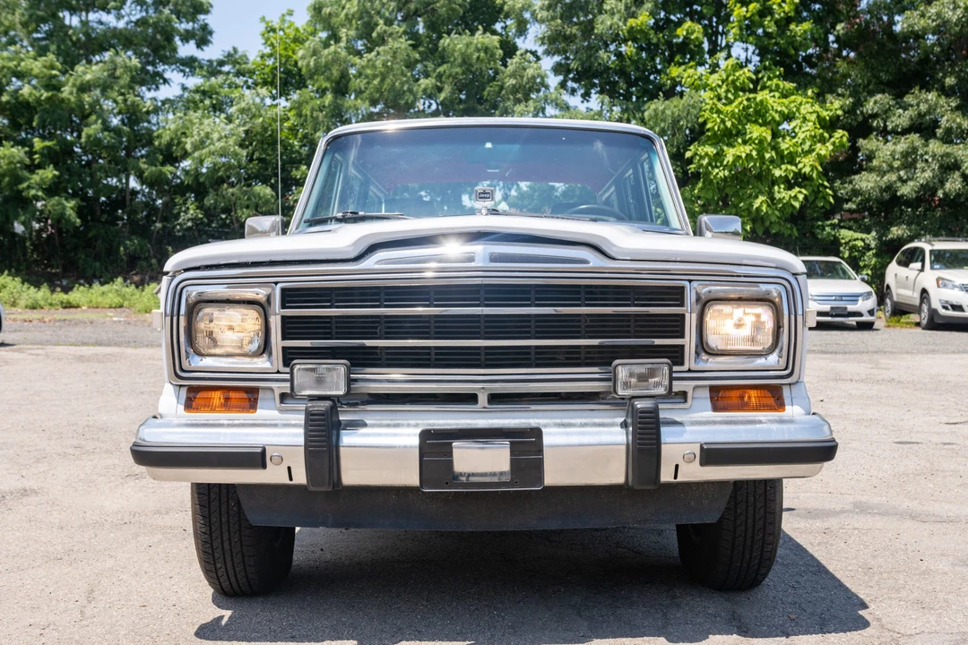 1991 Jeep SJ Grand Wagoneer - Image 11 of 31