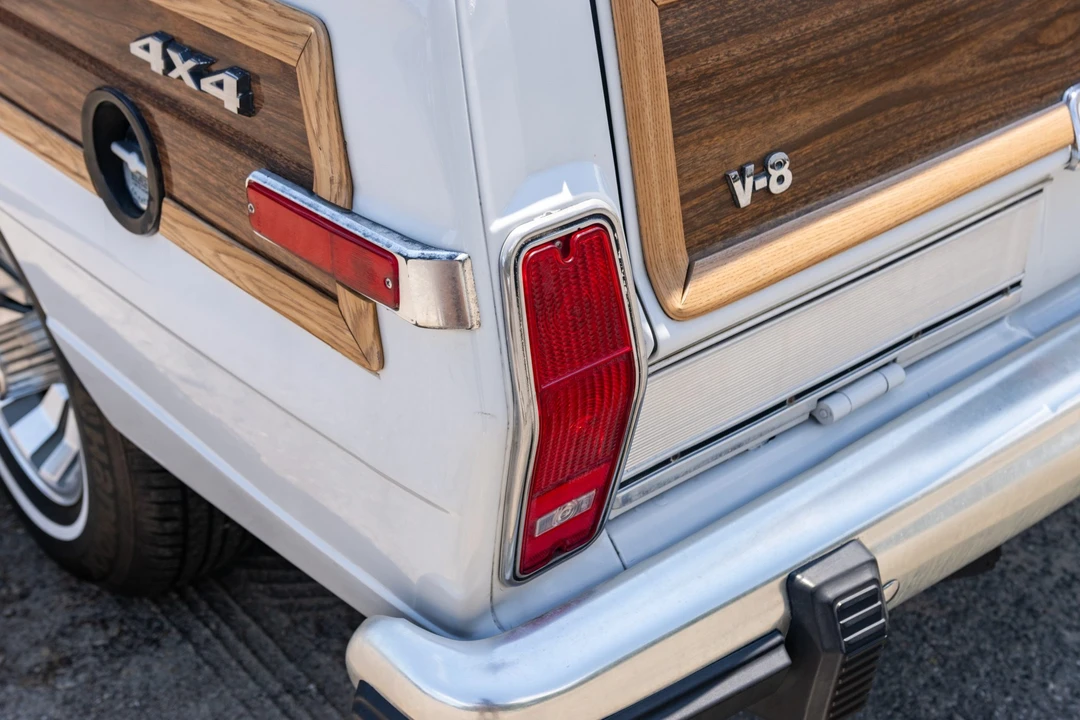 1991 Jeep SJ Grand Wagoneer - Image 16 of 31