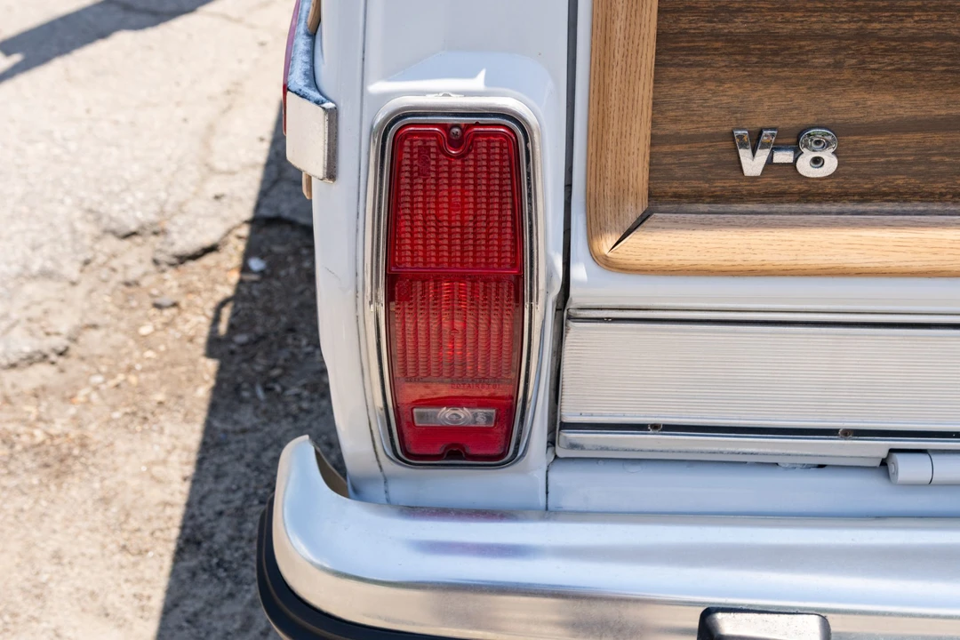 1991 Jeep SJ Grand Wagoneer - Image 18 of 31