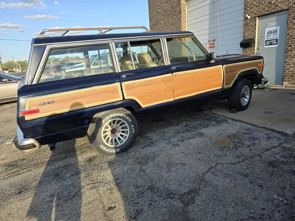 1991 Jeep SJ Grand Wagoneer - Image 14 of 31
