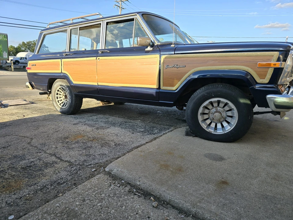 1991 Jeep SJ Grand Wagoneer - Image 16 of 31