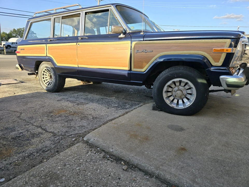 1991 Jeep SJ Grand Wagoneer - Image 15 of 31