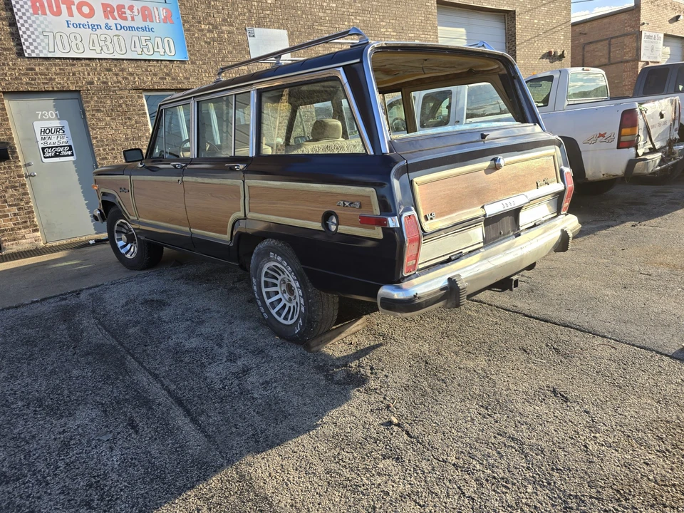 1991 Jeep SJ Grand Wagoneer - Image 10 of 31
