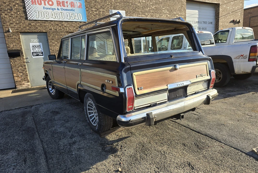 1991 Jeep SJ Grand Wagoneer - Image 9 of 31