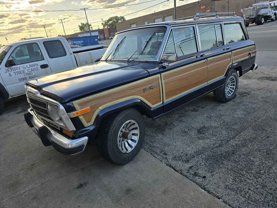 1991 Jeep SJ Grand Wagoneer - Image 6 of 31