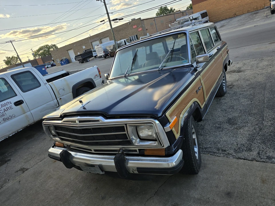 1991 Jeep SJ Grand Wagoneer - Image 5 of 31