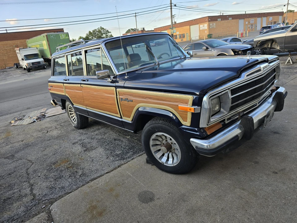 1991 Jeep SJ Grand Wagoneer - Image 18 of 31
